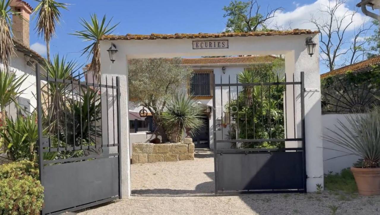 Mas de caractère en Camargue