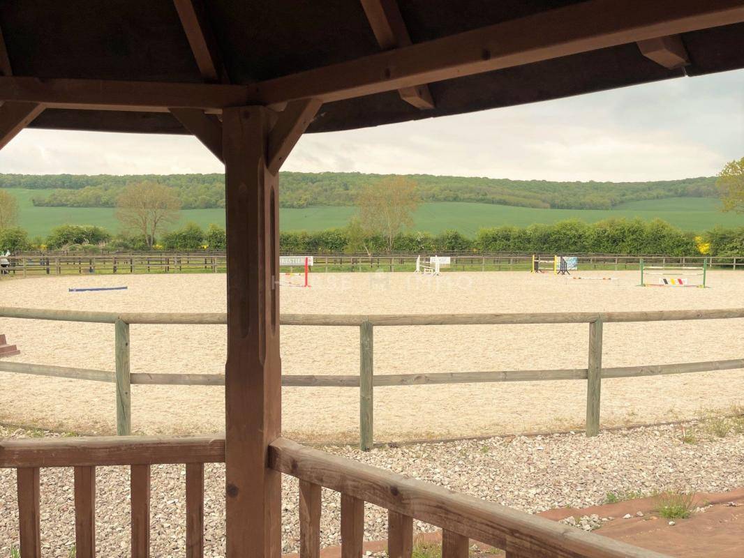 Très Belle Ecurie de Commerce à 10 kms de SENS