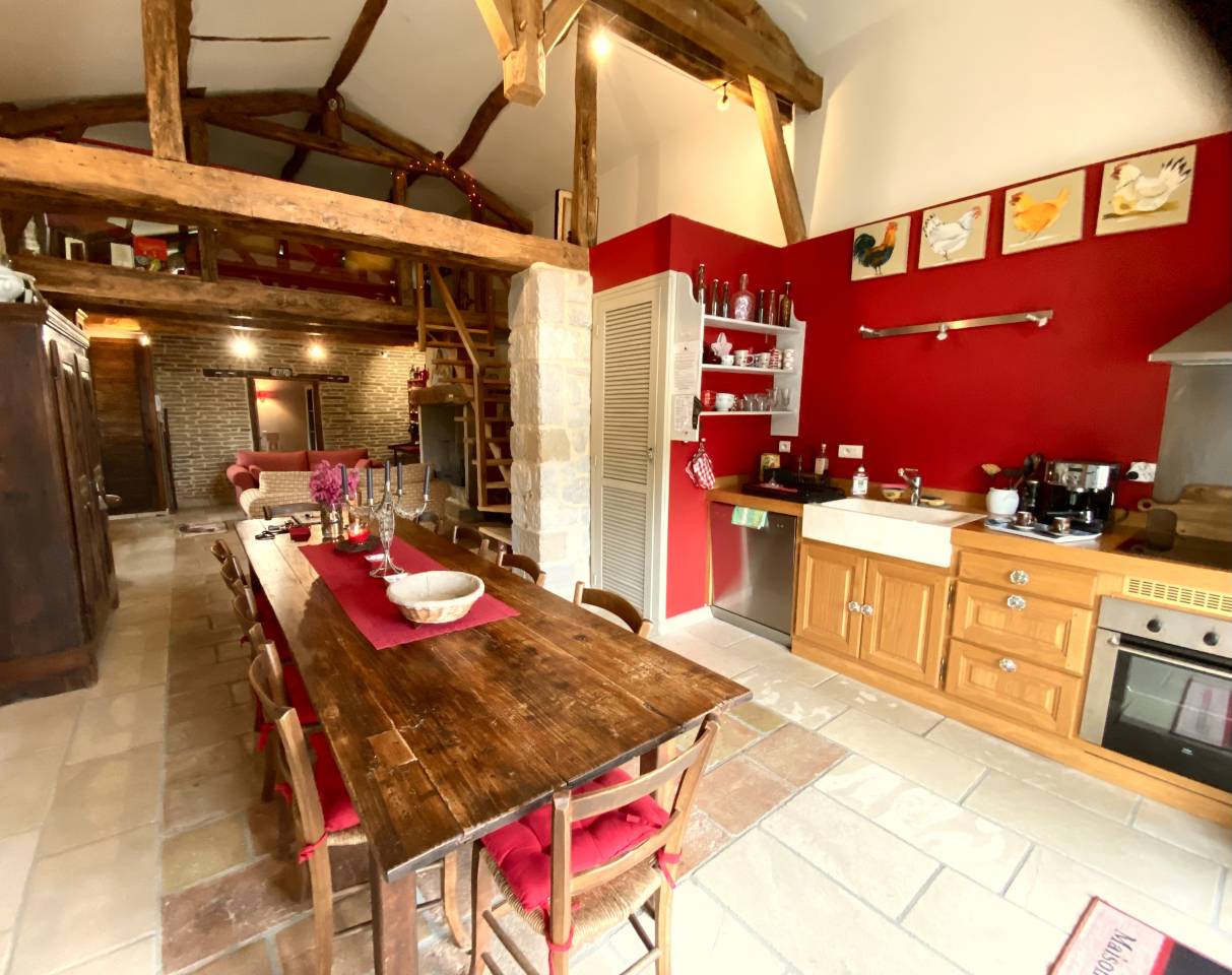 Ranch du Roc Gite équestre. GR/P600 hectares de foret. 