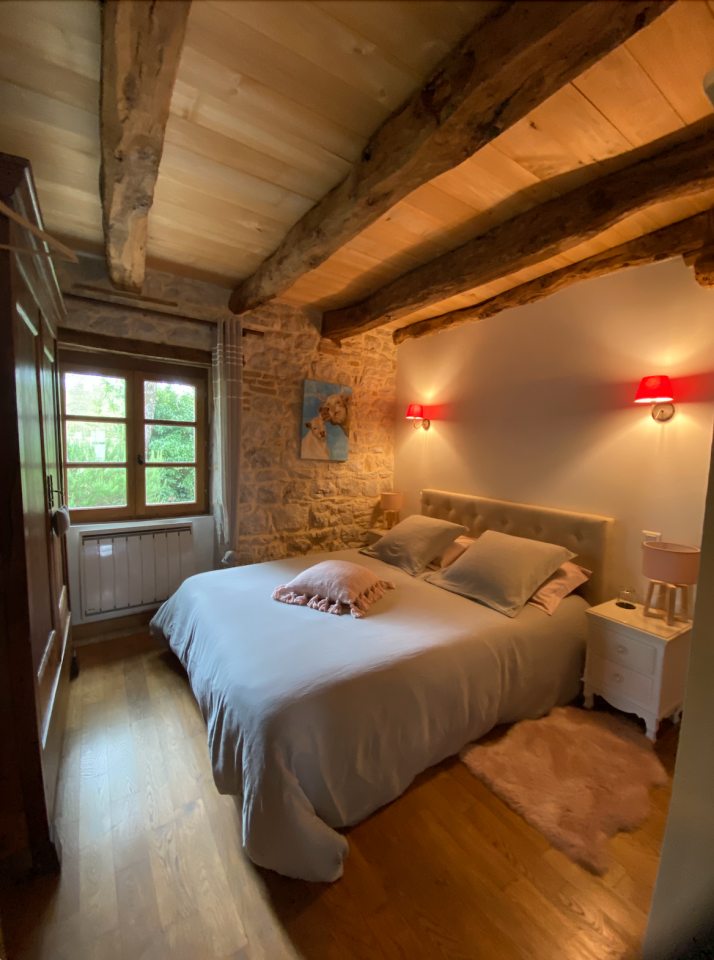 Ranch du Roc Gite équestre. GR/P600 hectares de foret. 