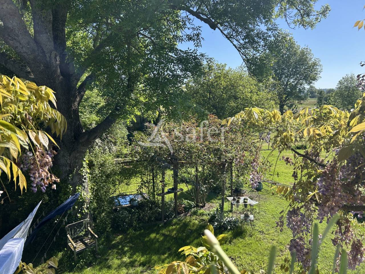 Jolie propri&eacute;t&eacute; BIO sur 12ha pour activit&eacute; agricole et accuei