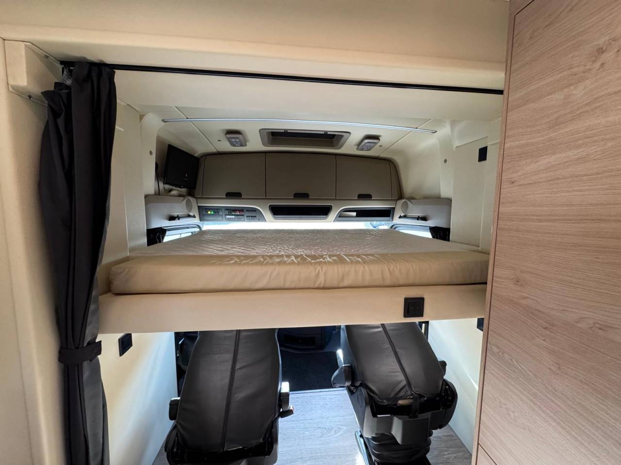 Krismar Mercedes 26/48 pop out, push up et chambre