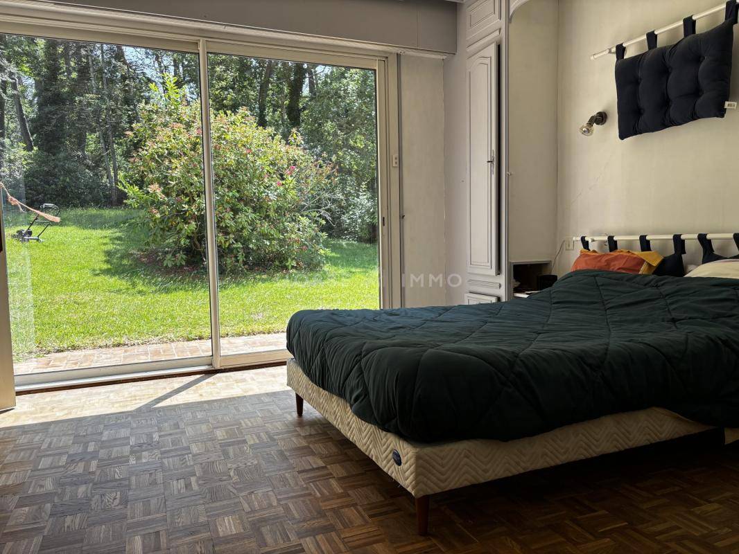 Maison d'Architecte avec Écuries et Accès Direct aux Plages