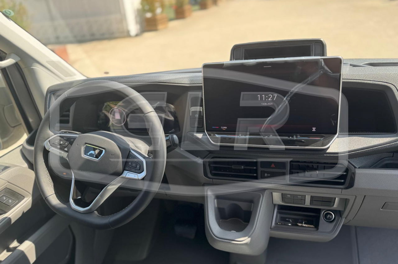 MAN 165CV &ndash; BOITE AUTO &ndash; 5 PLACES &ndash; KRISMAR STALLE &ndash; NEUF