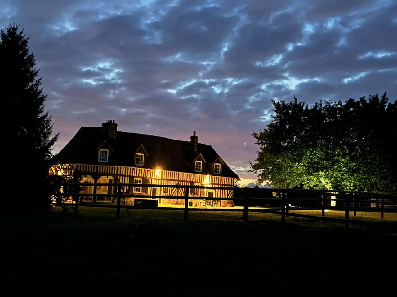 HARAS  DE 10,5 HA  À PROXIMITE DE PONT-L'ÉVÊQUE