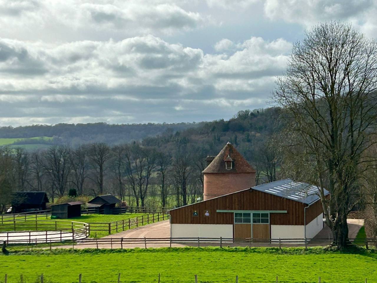 HARAS  DE 10,5 HA  À PROXIMITE DE PONT-L'ÉVÊQUE