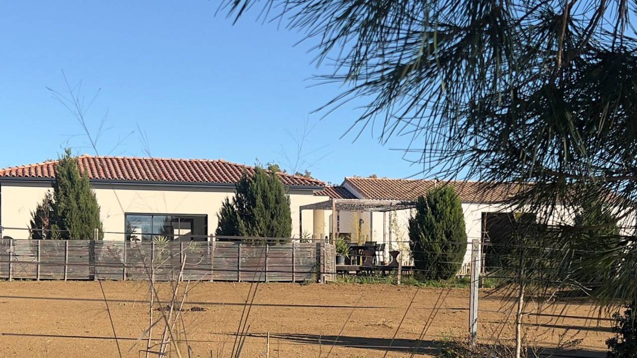 Propri&eacute;t&eacute; &eacute;questre de 3,5 hectares (34)