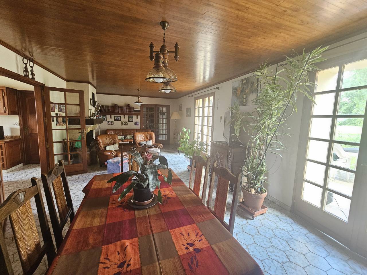 Propriété équestre sur 1,7 ha à 15 mn de MARENNES (17)