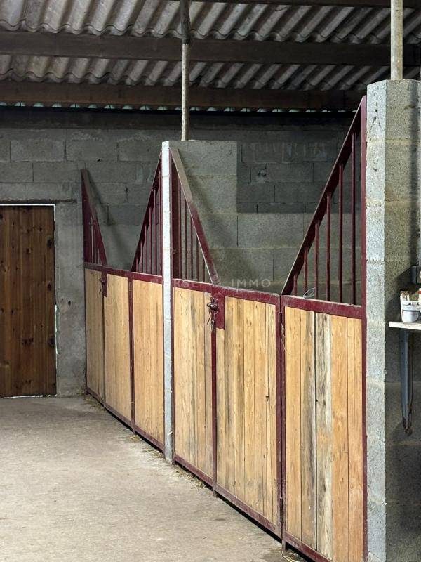 Domaine de caractère, avec gîtes, étang & installations éque