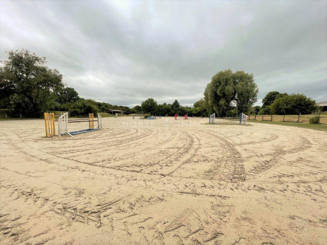 Ecurie à 25 minutes de Fontainebleau