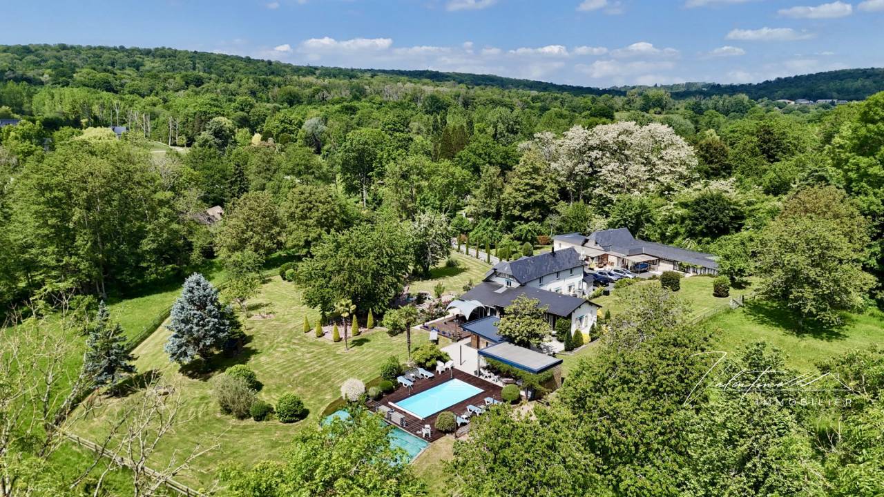 PROPRIÉTÉ COMPRENANT DEUX MAISONS SUR DEUX HECTARES