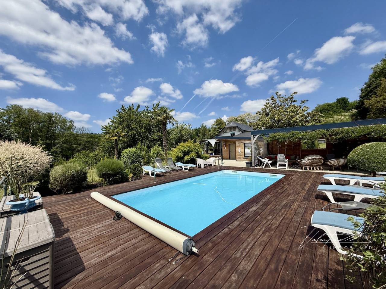 PROPRIÉTÉ COMPRENANT DEUX MAISONS SUR DEUX HECTARES