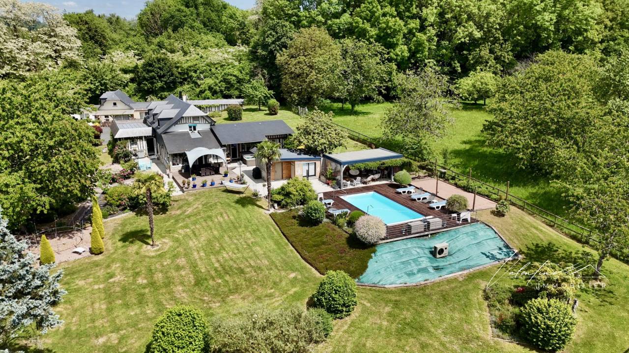 PROPRIÉTÉ COMPRENANT DEUX MAISONS SUR DEUX HECTARES