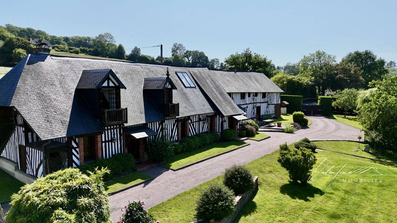 PROPRIÉTÉ FAMILIALE AUX PORTES DE BEAUMONT-EN-AUGE