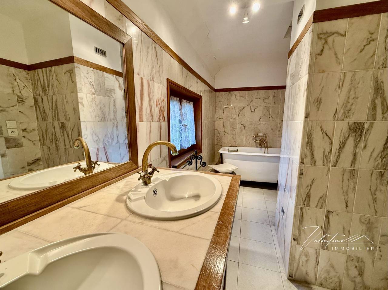 PROPRIÉTÉ FAMILIALE AUX PORTES DE BEAUMONT-EN-AUGE