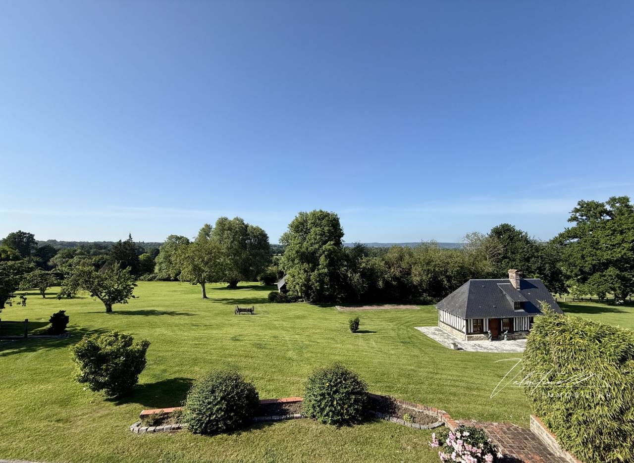 PROPRIÉTÉ FAMILIALE AUX PORTES DE BEAUMONT-EN-AUGE