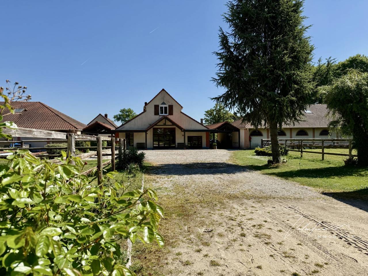 HARAS D'EXCEPTION SUR 23 HECTARES