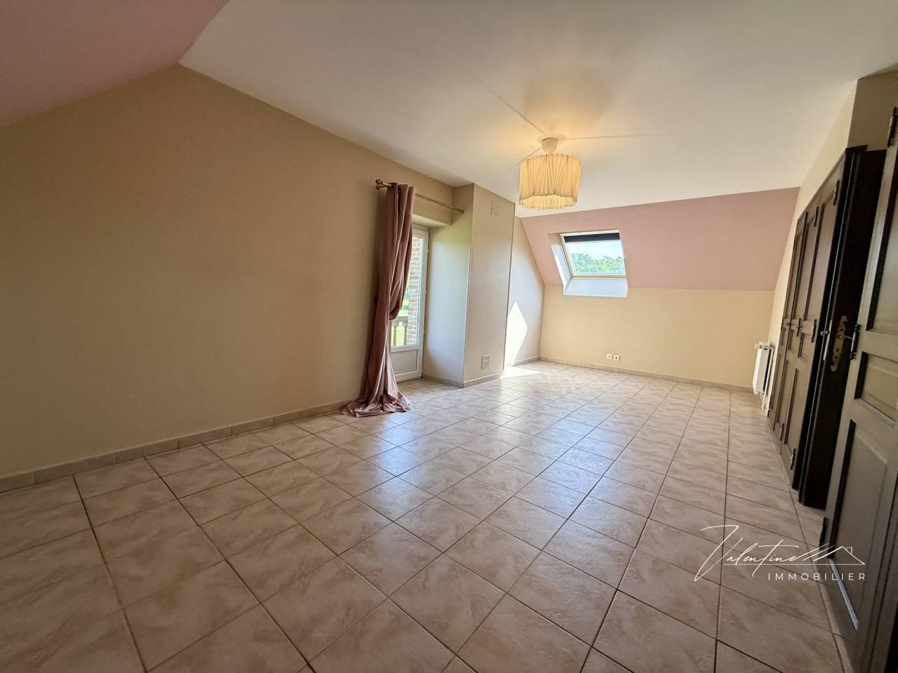 MÉZIDON VALLÉE D'AUGE - HARAS DE 10 HA EN PARFAIT ÉTAT