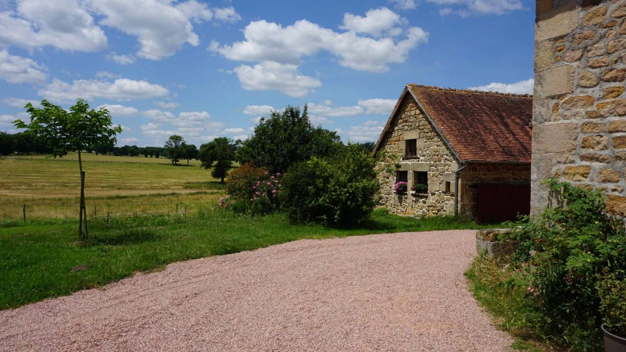 Propriété équestre avec 2 habitations rénovées sur 8 ha (