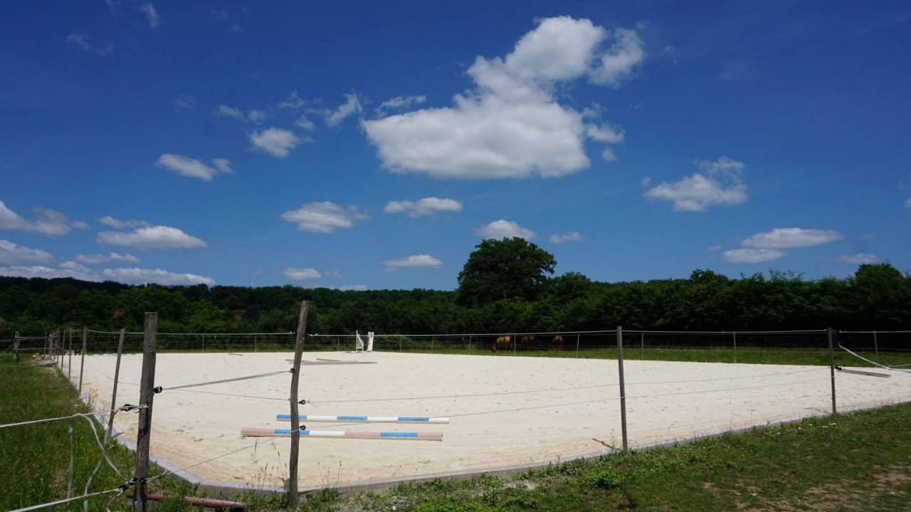 Propriété équestre avec 2 habitations rénovées sur 8 ha (