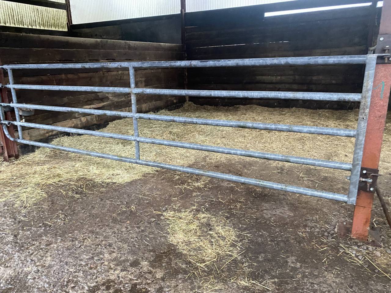 Stalle 8 X 5m à louer 4350 Remicourt 