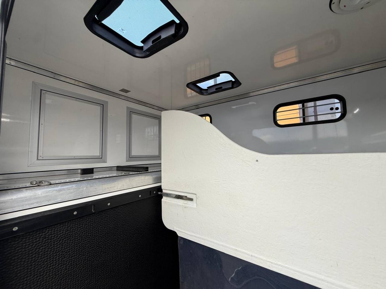 VL CAVALCAR 180 CH BOITE AUTOMATIQUE / VENDU