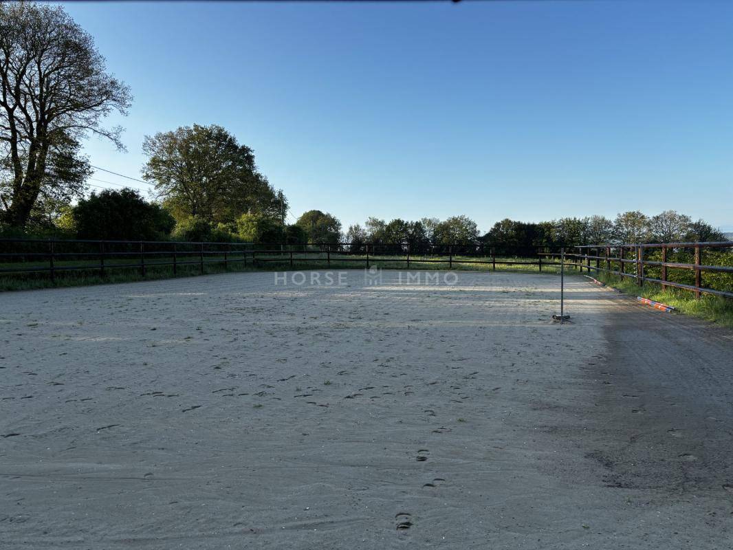 Propri&eacute;t&eacute; d'exception pour passionn&eacute;s de chevaux &agrave; proximi