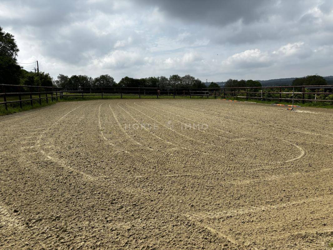 Propri&eacute;t&eacute; d'exception pour passionn&eacute;s de chevaux &agrave; proximi
