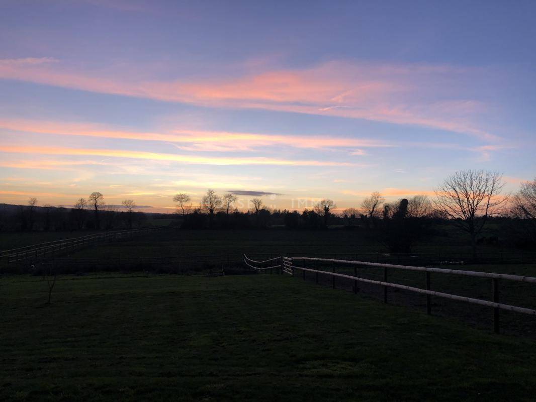 Propri&eacute;t&eacute; d'exception pour passionn&eacute;s de chevaux &agrave; proximi