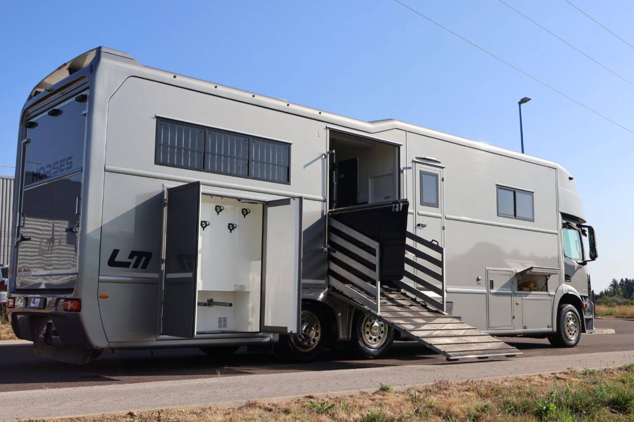 MERCES-BENZ ACTROS 26.40 AKX / 6 places pop-out