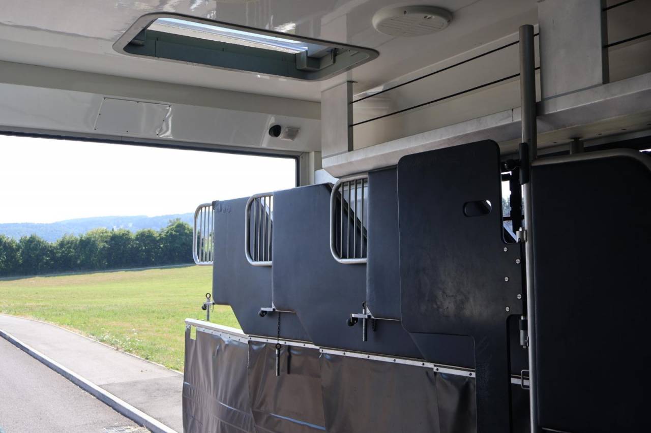 MERCES-BENZ ACTROS 26.40 AKX / 6 places pop-out