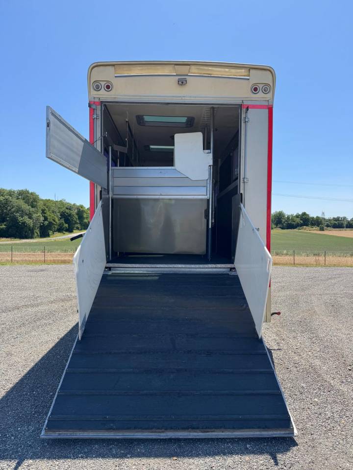 STX 6 chevaux avec pop out