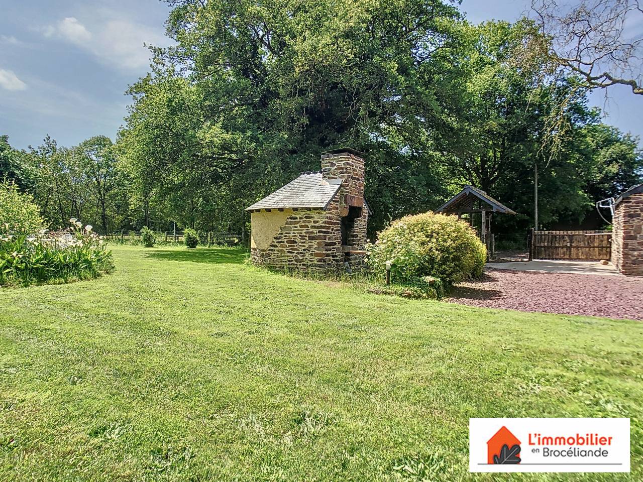 Propriété d’exception au coeur de Brocéliande