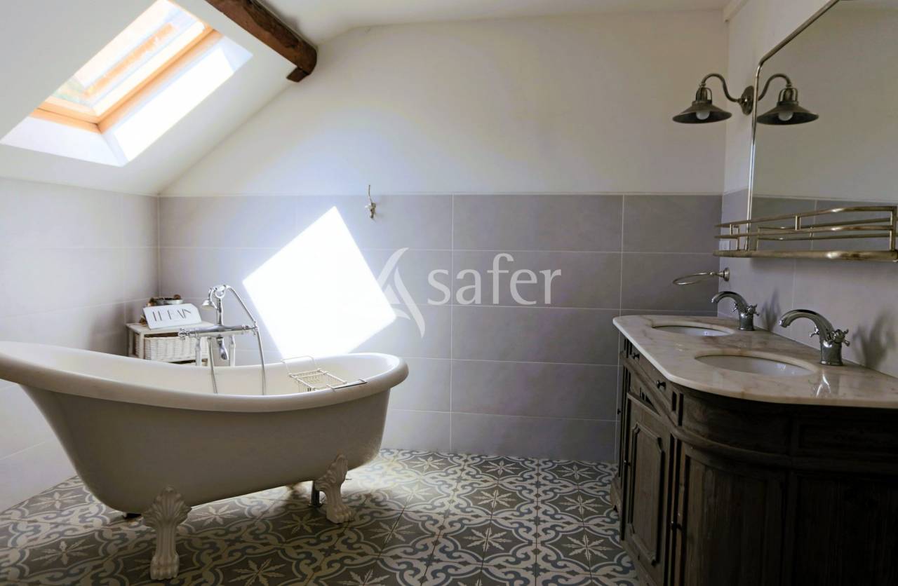 Propriété équestre familiale sur 2 ha environ TEILHEDE