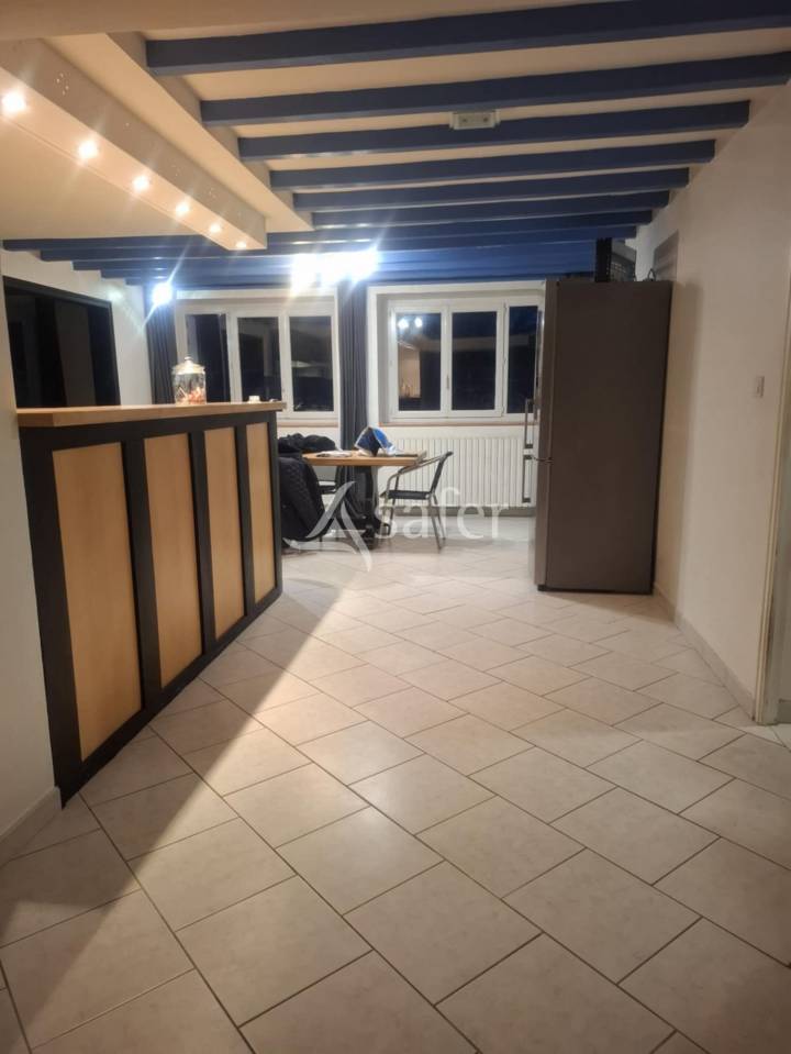 Maison avec logement indépendant et 10 ha de prairies clôturé