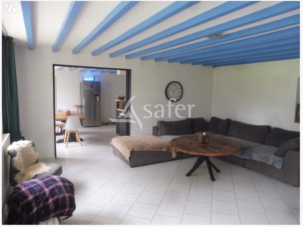 Maison avec logement indépendant et 10 ha de prairies clôturé