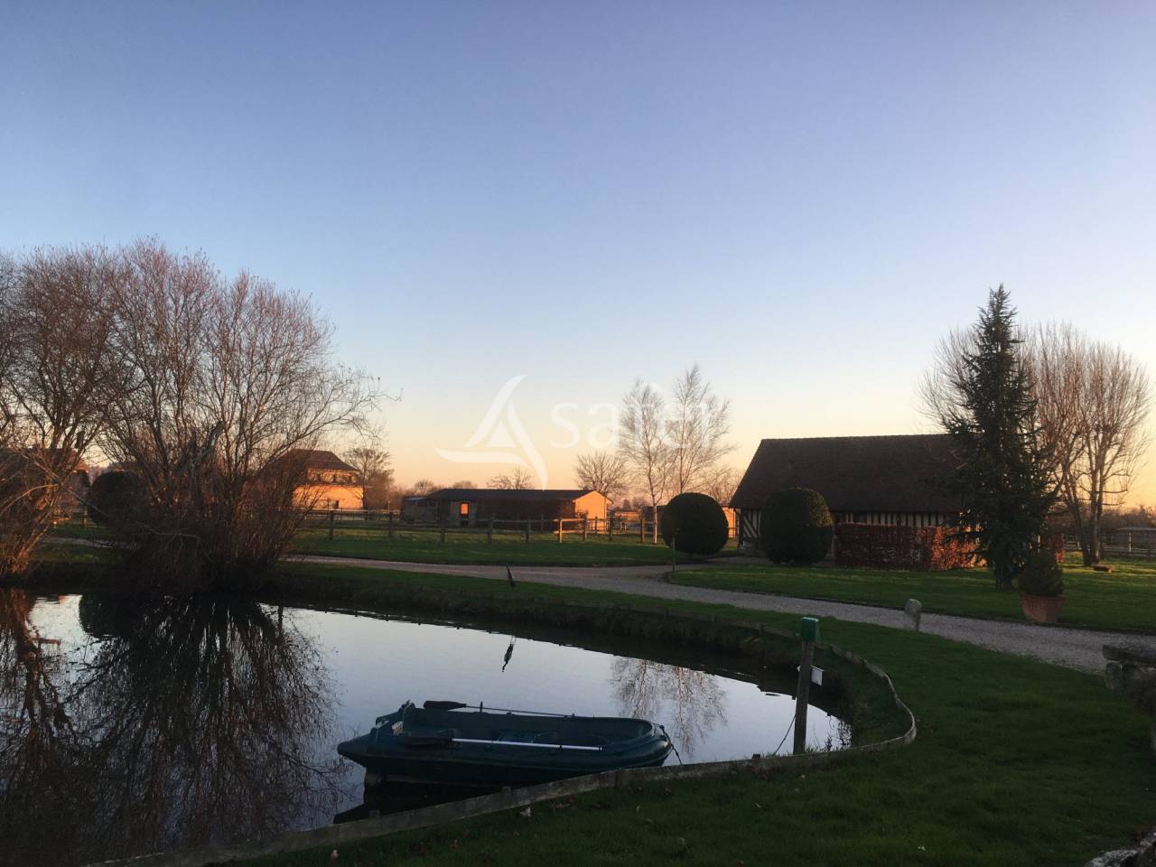 Propriété Equestre idéalement située sur 13 hectares