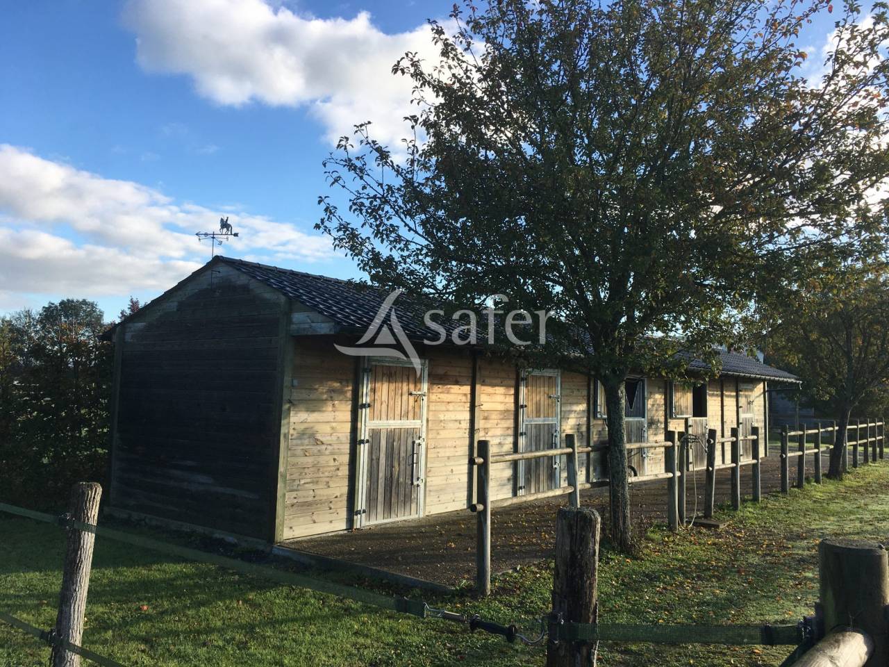 Propriété Equestre idéalement située sur 13 hectares