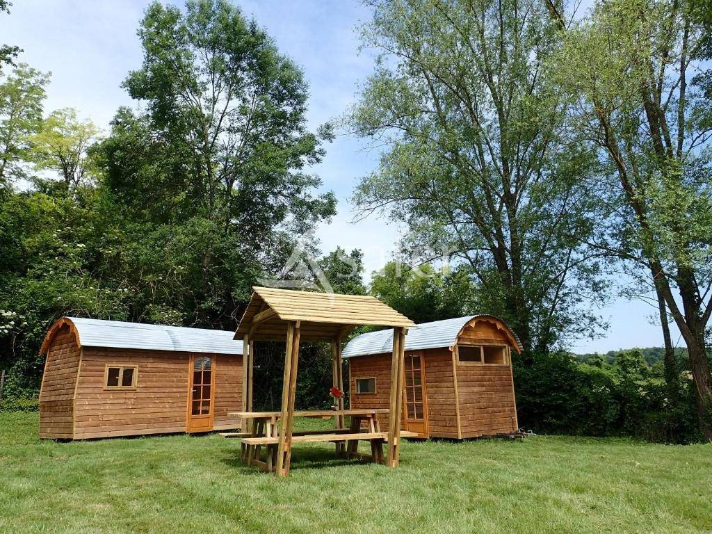 Camping &agrave; la ferme sur 8ha et ferme p&eacute;dagogique