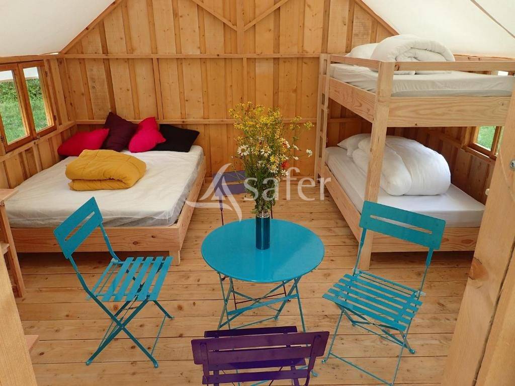Camping &agrave; la ferme sur 8ha et ferme p&eacute;dagogique