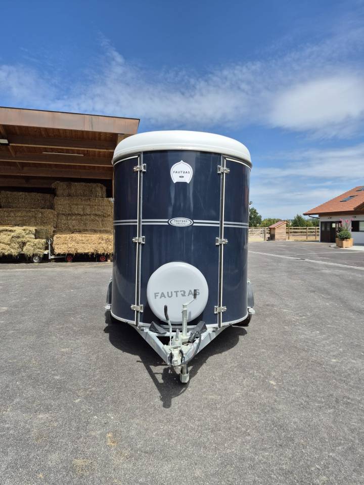 Van Fautras Oblic Trophé model haras stalle