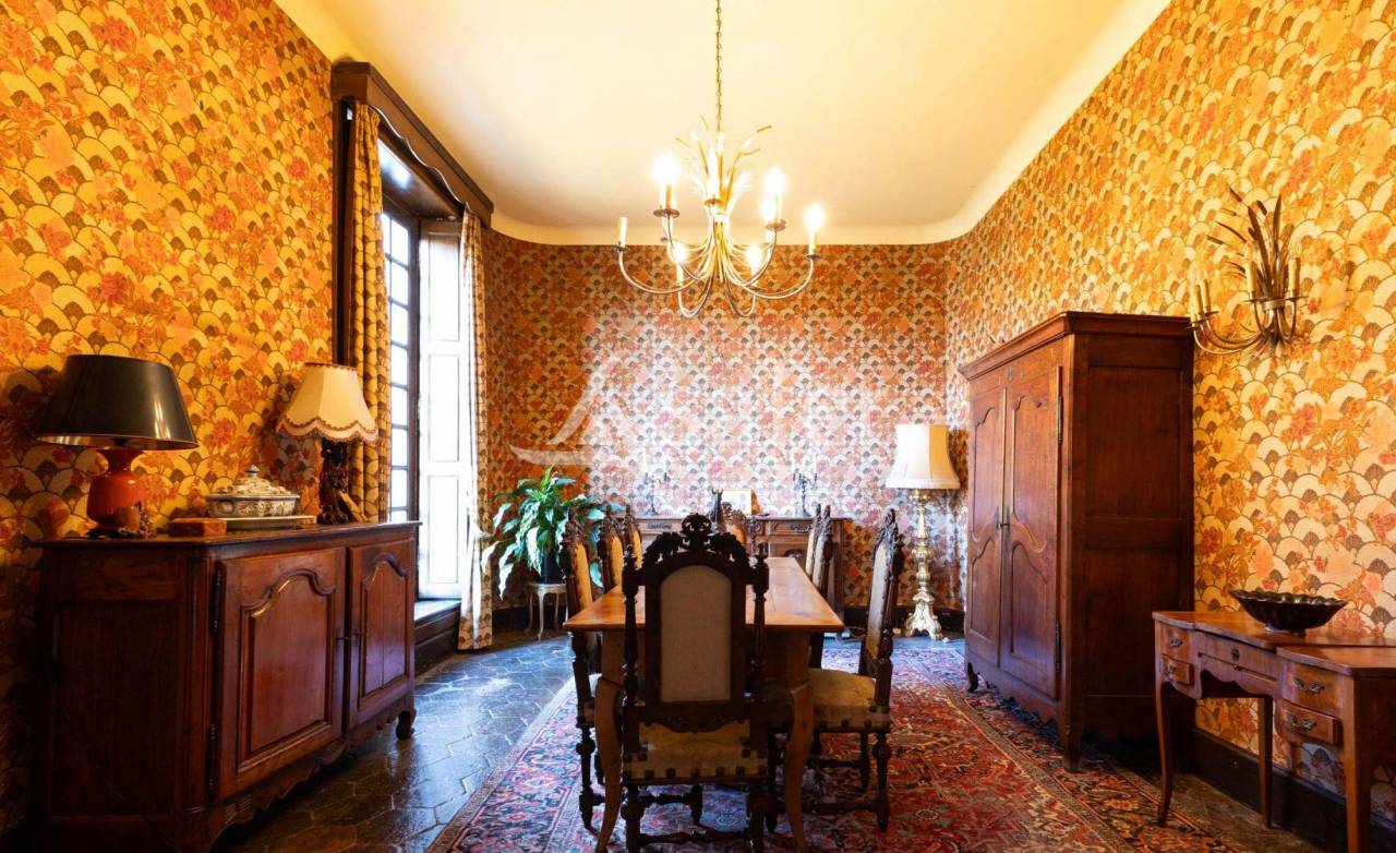 Propriété de prestige et dépendances RIOM