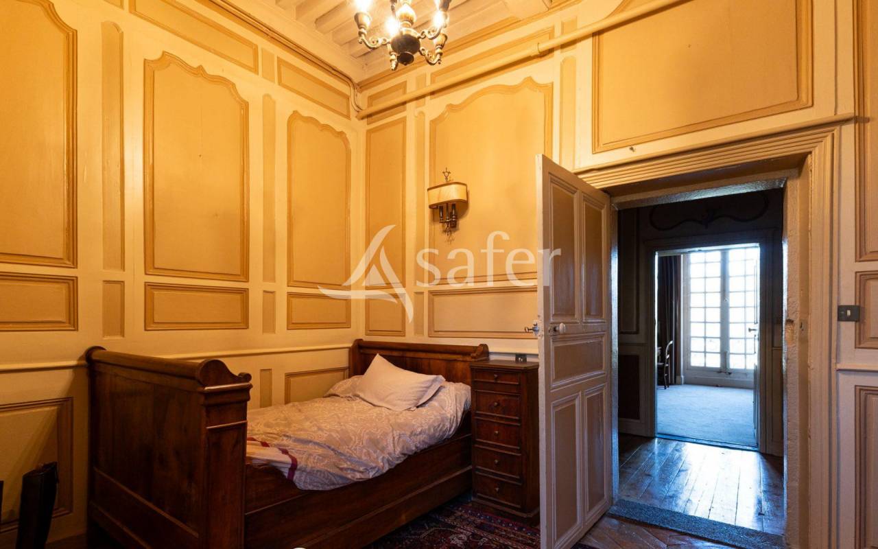 Propriété de prestige et dépendances RIOM