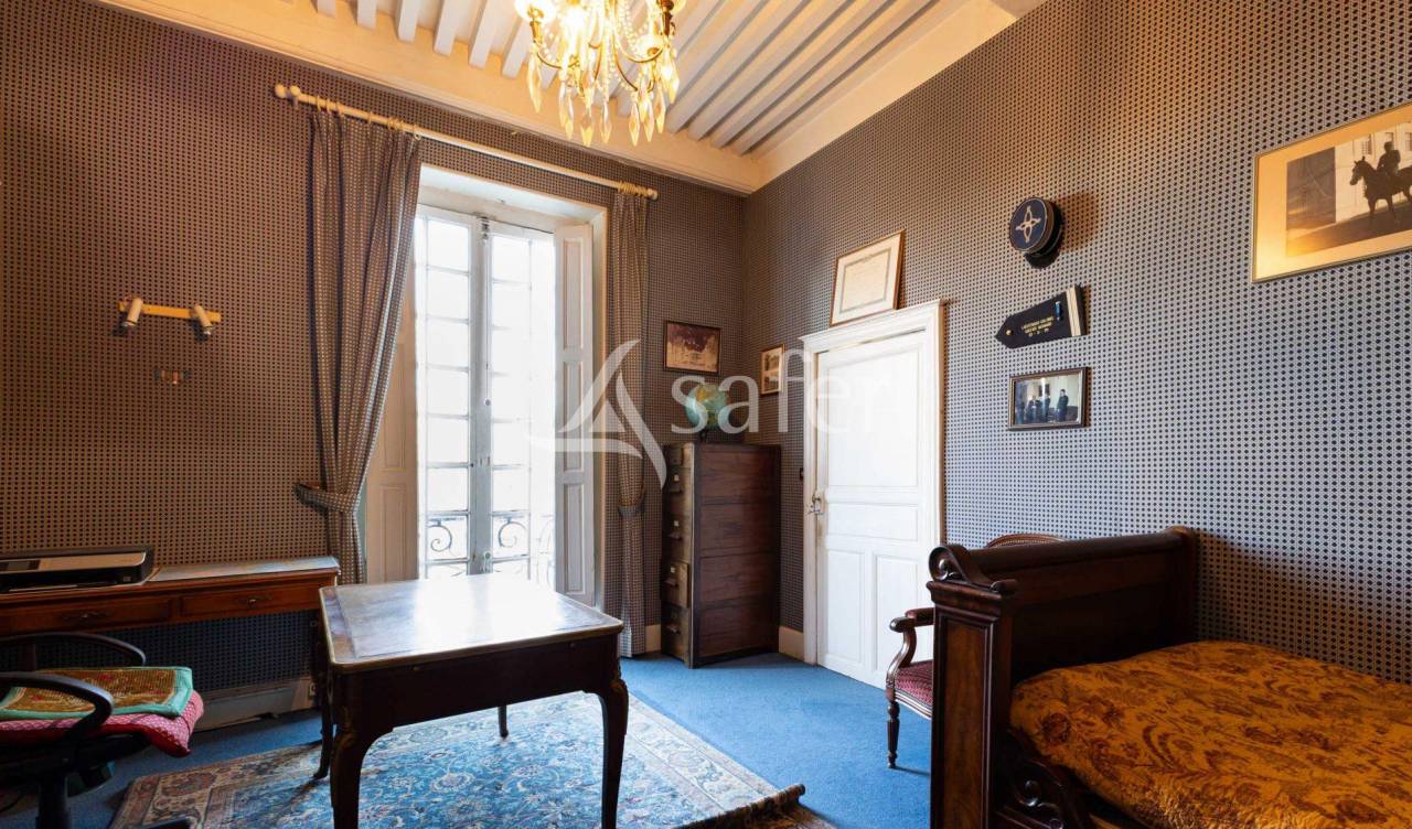 Propriété de prestige et dépendances RIOM