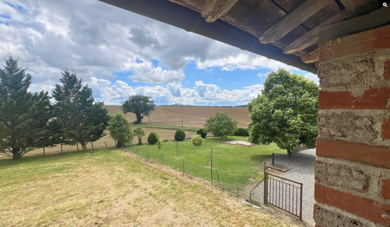 Propriété rurale de 40 hectares (09)