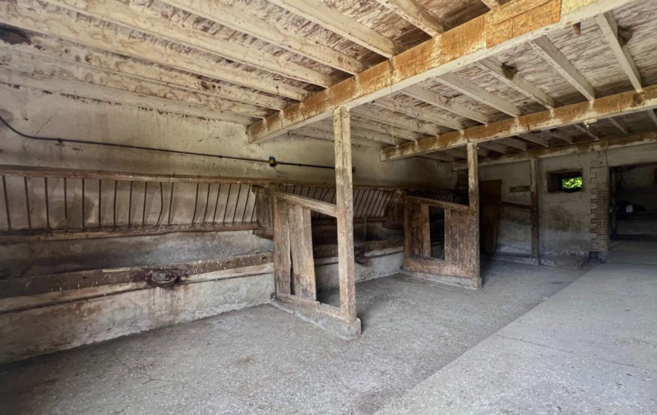 Propriété rurale de 40 hectares (09)