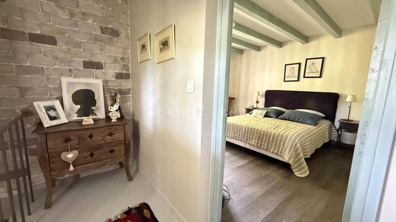 Drôme - Belle bâtisse avec terres agricoles et écurie