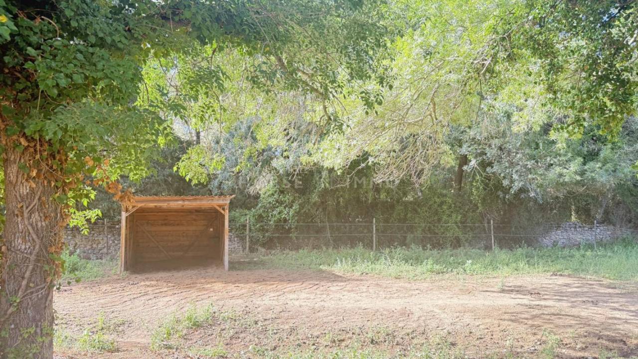 Hérault - Belles pierres et dépendances équestres