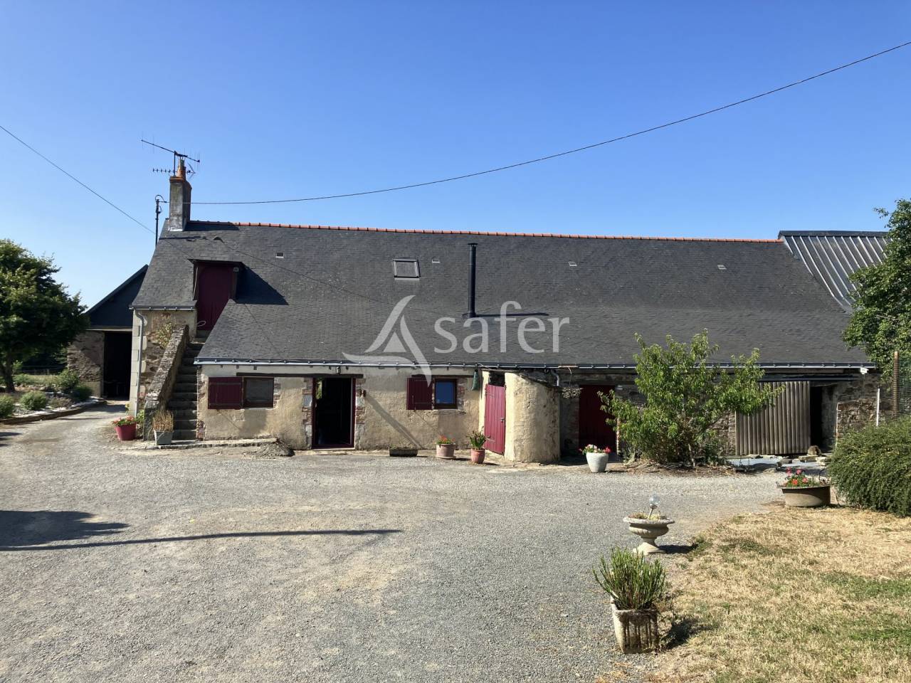 Exploitation agricole de charme aux portes d'Angers - vente de 4