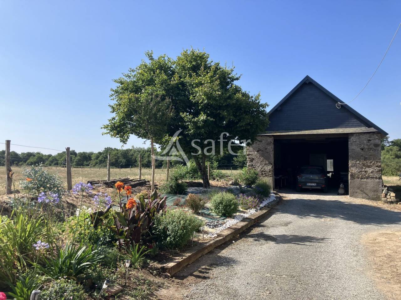 Exploitation agricole de charme aux portes d'Angers - vente de 4